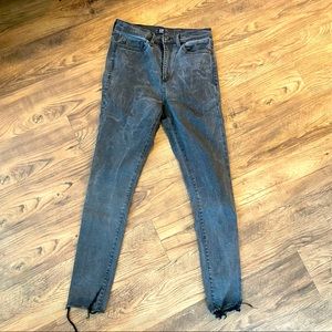 GAP true skinny jeans. Size 28. Ashy Black.
